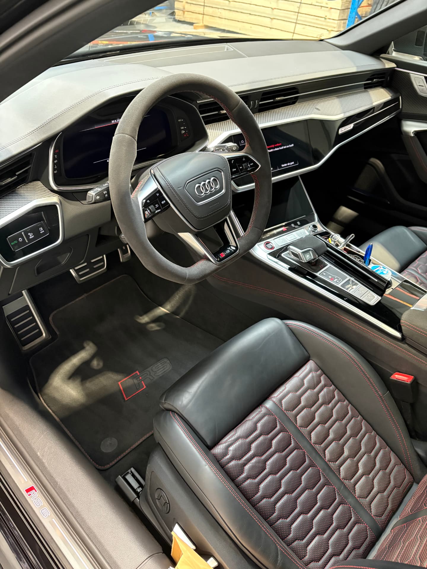 Gereinigd interieur van een Audi RS6